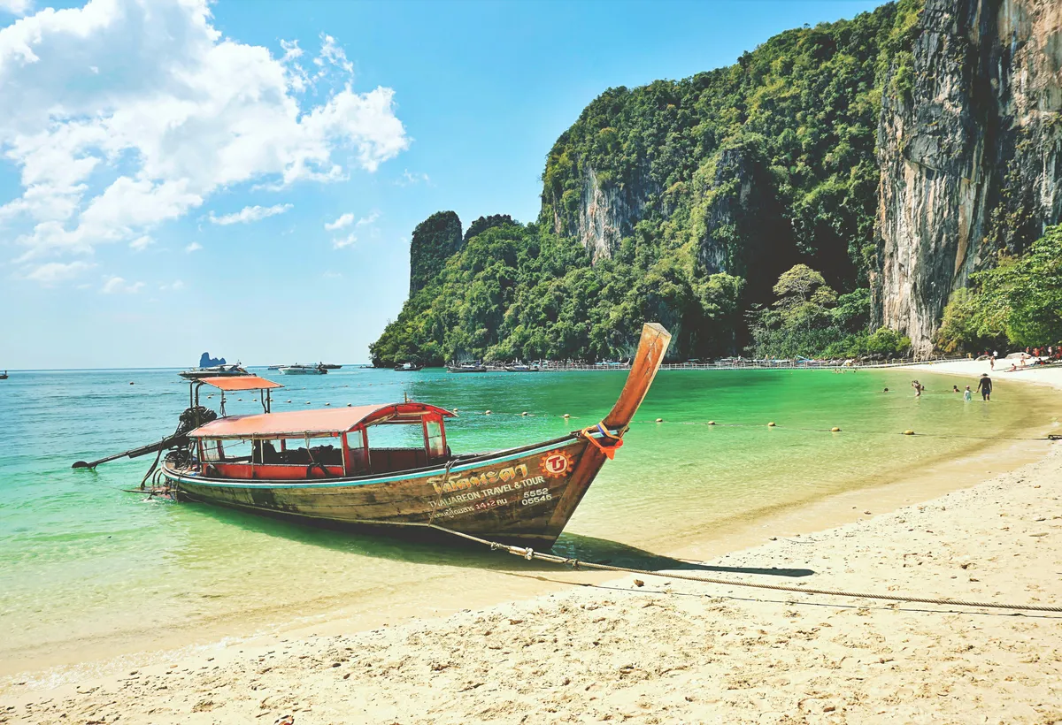 Wyspa Ko Hong i turkusowa woda w Krabi